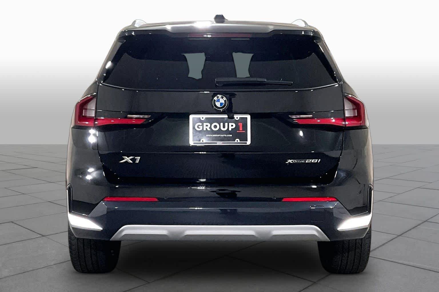 Used 2023 BMW X1 xDrive28i w/ Convenience Package AWD/4WD image 4