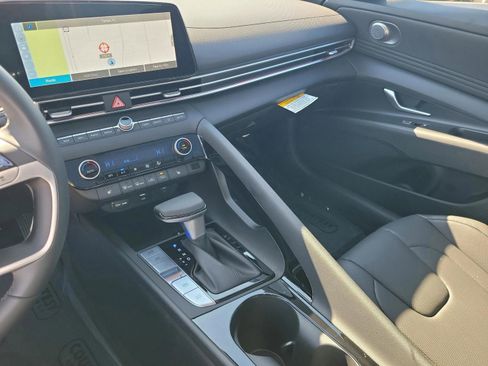 New 2026 Hyundai Elantra Limited image 32