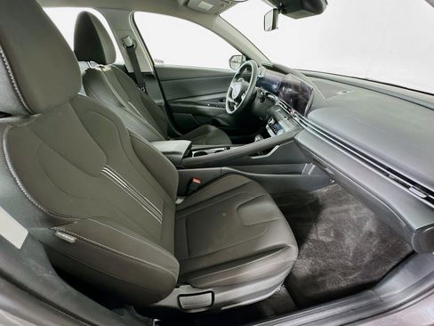 Used 2023 Hyundai Elantra SEL w/ Convenience Package FWD image 31