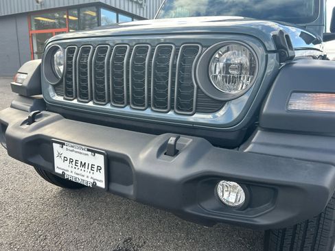 Used 2026 Jeep Wrangler Sport S image 11