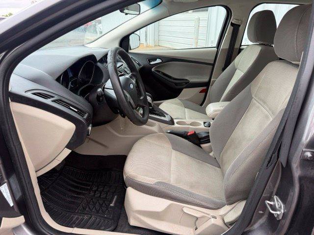 Used 2014 Ford Focus SE FWD image 6
