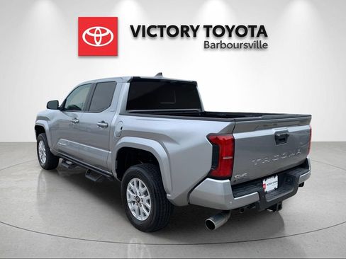 Used 2024 Toyota Tacoma SR5 w/ SR5 Upgrade Package AWD/4WD image 3