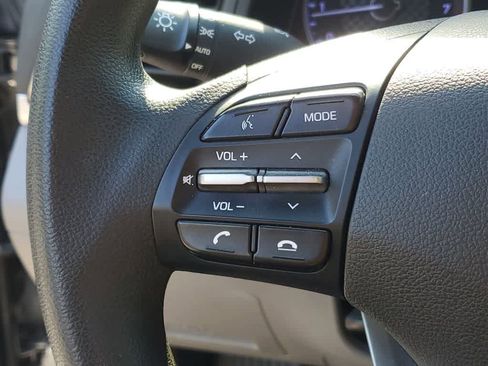 Used 2020 Hyundai Elantra SEL w/ Winter Weather Package image 23