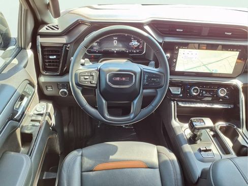 Used 2025 GMC Sierra 1500 AT4 w/ AT4 Premium Package AWD/4WD image 7