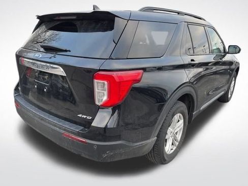 Used 2023 Ford Explorer XLT image 9