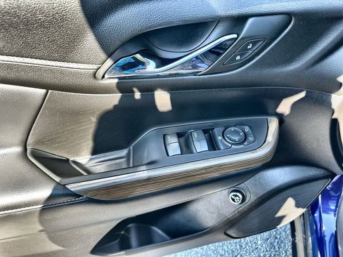 Certified 2023 GMC Acadia SLE w/ Driver Convenience Package image 23