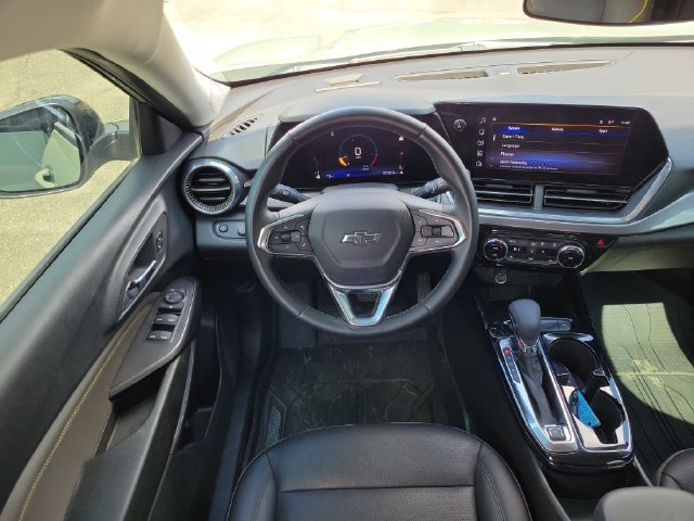 Used 2025 Chevrolet Trax ACTIV FWD image 11