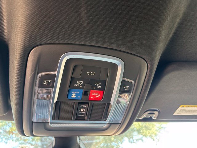 Used 2019 RAM 1500 Laramie AWD/4WD image 17