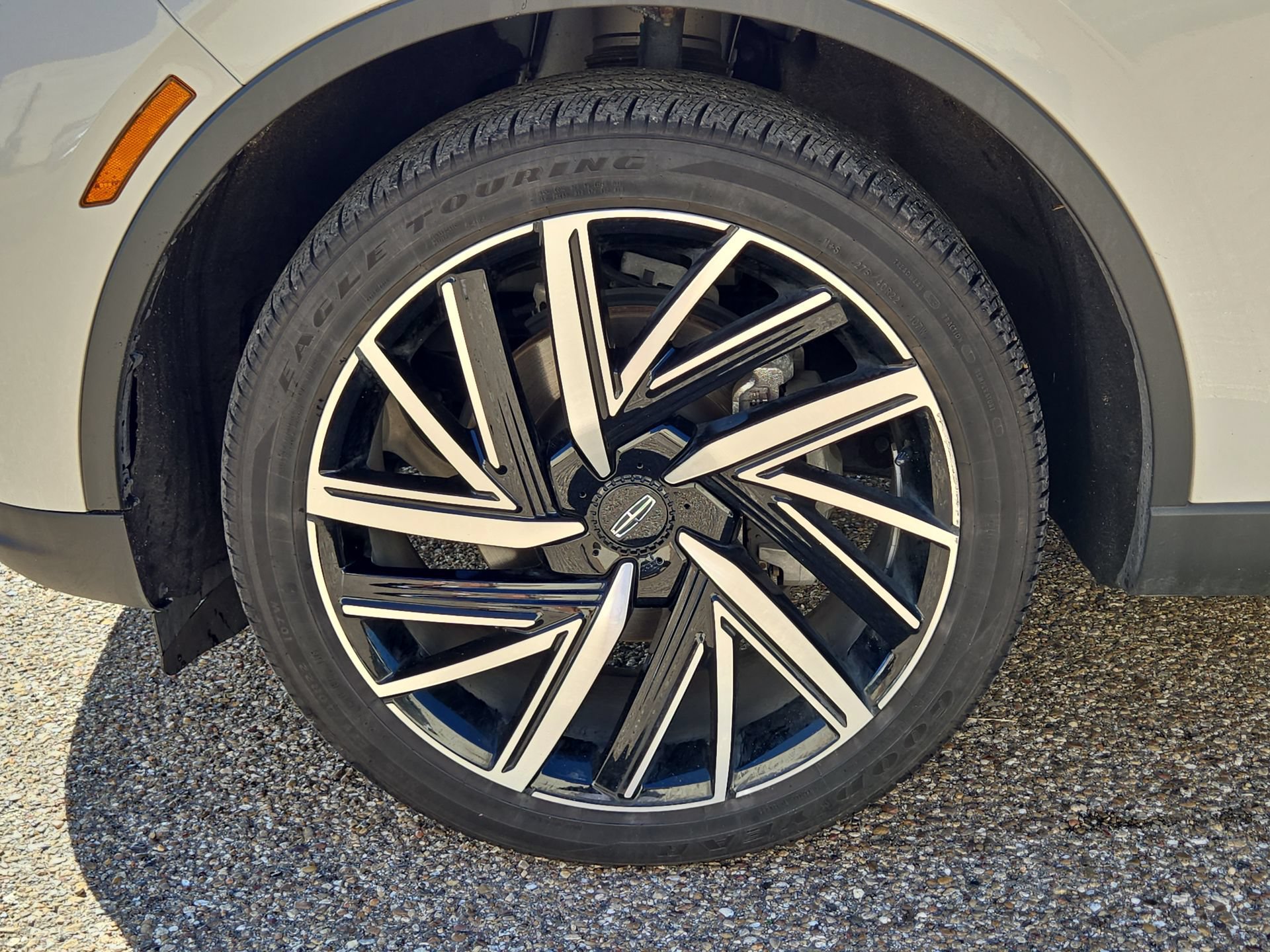 Used 2025 Lincoln Aviator Reserve w/ Equipment Group 201A AWD/4WD image 11