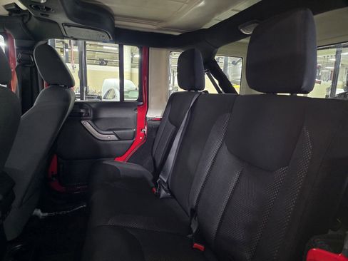 Used 2016 Jeep Wrangler Unlimited Sport image 11