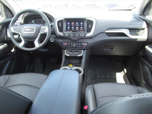 Used 2024 GMC Terrain SLT w/ Tech Package image 12