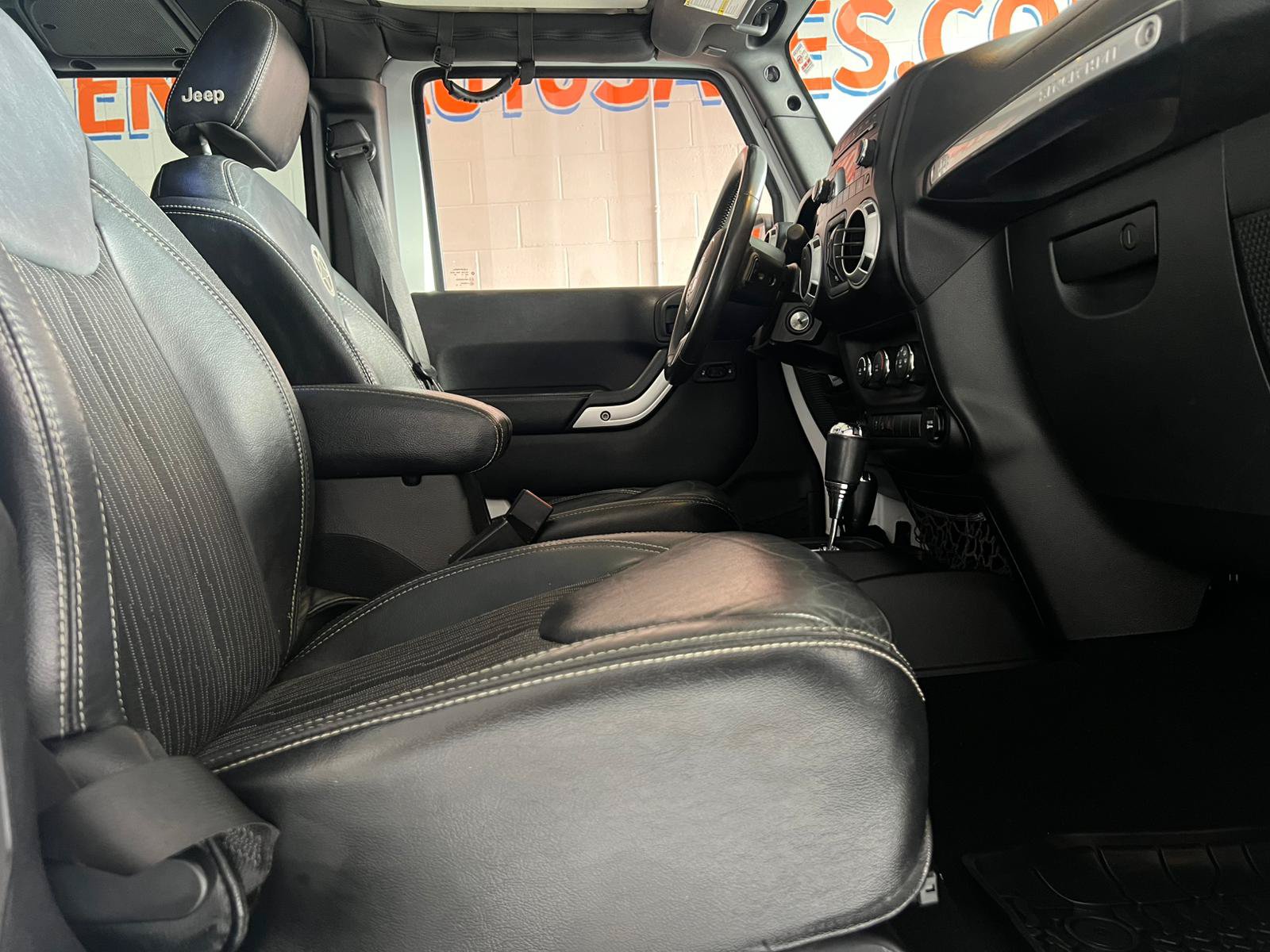 Used 2015 Jeep Wrangler Unlimited Sport AWD/4WD image 15