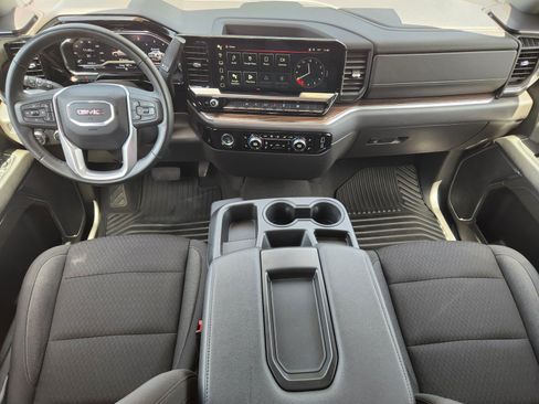 Used 2024 GMC Sierra 1500 Elevation AWD/4WD image 8