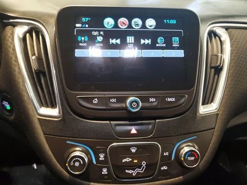 Used 2018 Chevrolet Malibu LT image 18