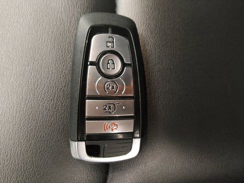 Used 2022 Ford Explorer XLT w/ Equipment Group 202A image 32