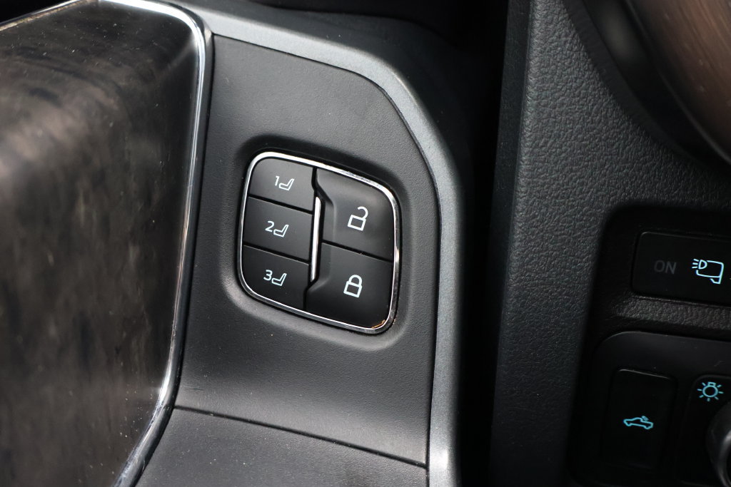 Used 2023 Ford F250 Lariat w/ Sport Appearance Package AWD/4WD image 44