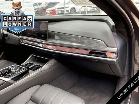 Used 2023 BMW i7 xDrive60 AWD/4WD image 16