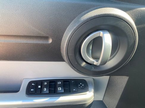 Used 2007 Dodge Nitro SLT image 16