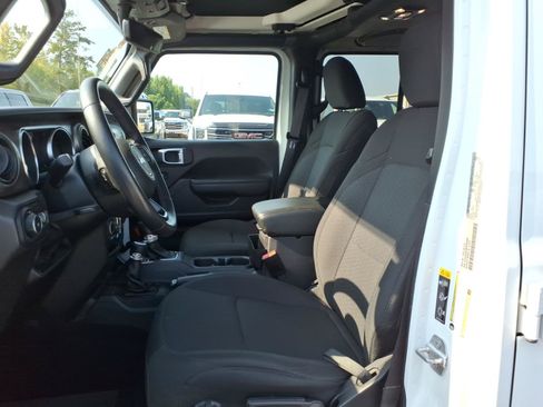 Used 2022 Jeep Wrangler Unlimited Sport AWD/4WD image 19