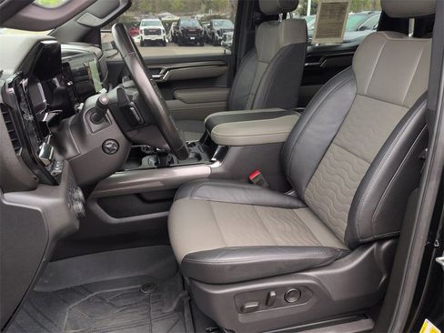 Used 2025 Chevrolet Silverado 1500 ZR2 w/ Technology Package image 19