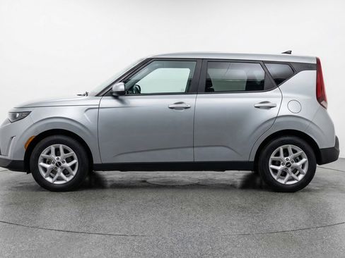 Used 2025 Kia Soul LX w/ LX Technology Package image 5