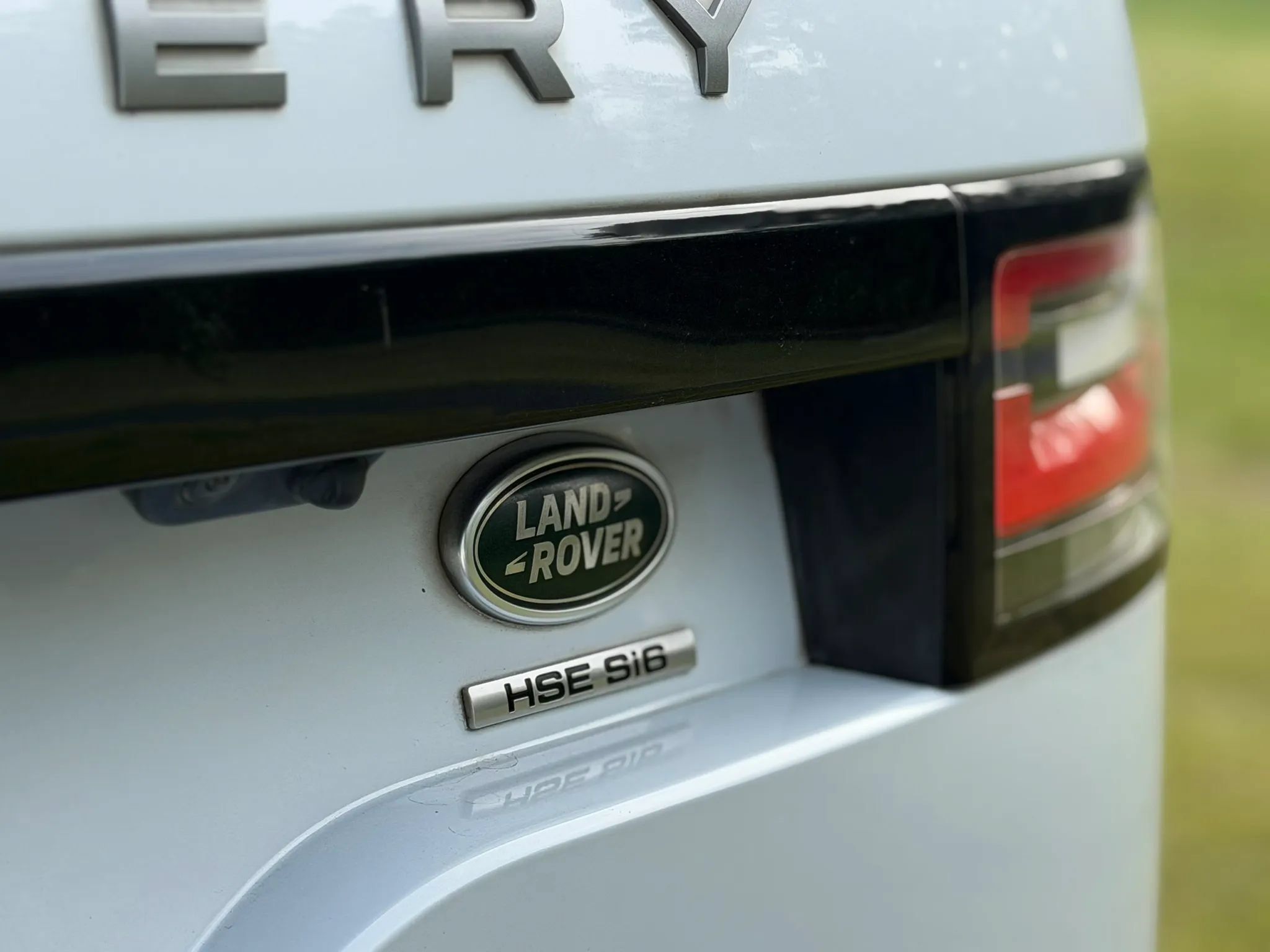 Used 2017 Land Rover Discovery HSE AWD/4WD image 10