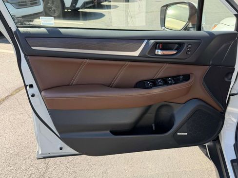 Used 2017 Subaru Outback 2.5i Touring w/ Popular Package #5A image 16