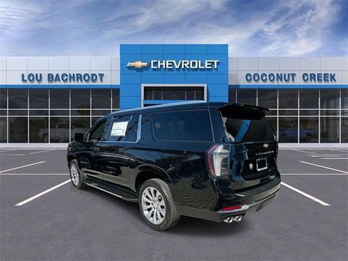 New 2026 Chevrolet Suburban Premier image 6