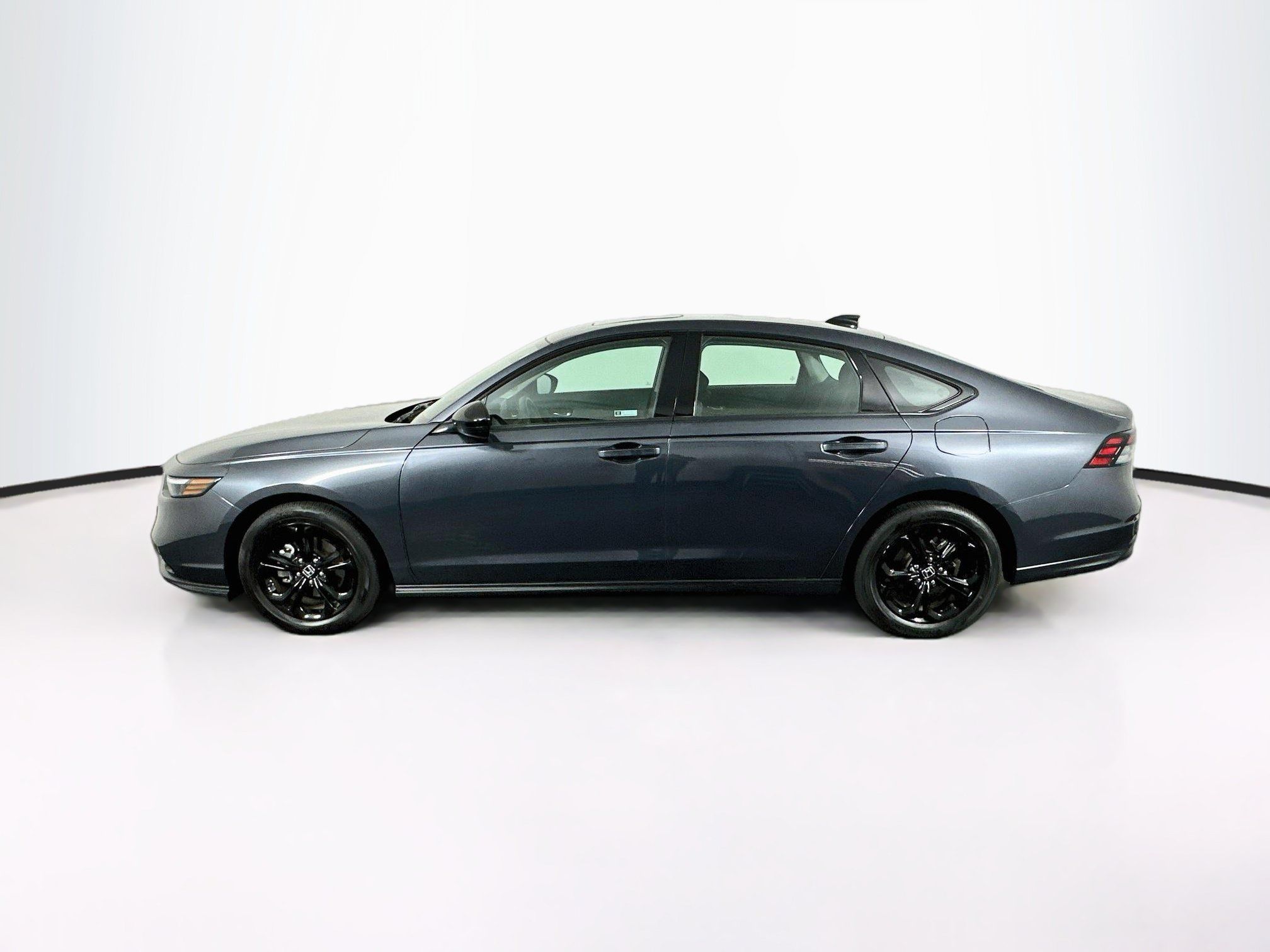 Used 2025 Honda Accord SE image 4