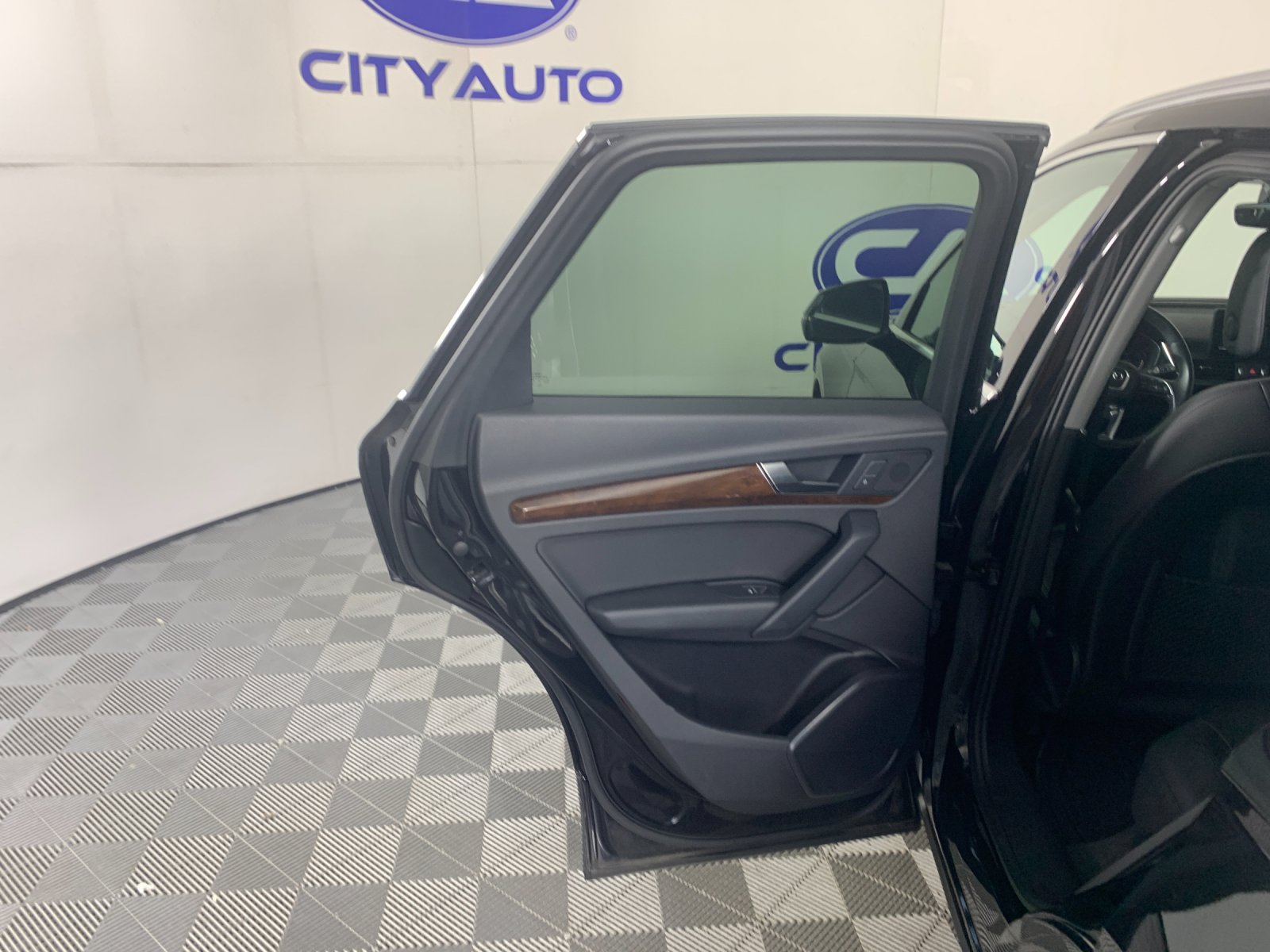 Used 2020 Audi Q5 2.0T Premium AWD/4WD image 29
