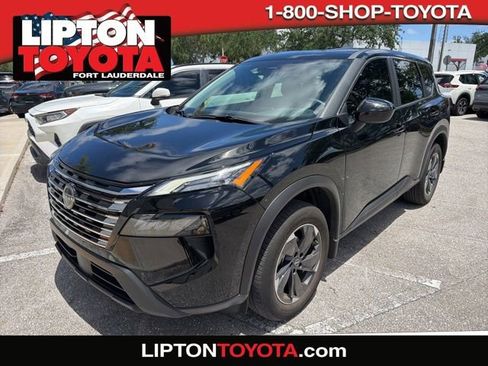 Used 2025 Nissan Rogue SV FWD image 1