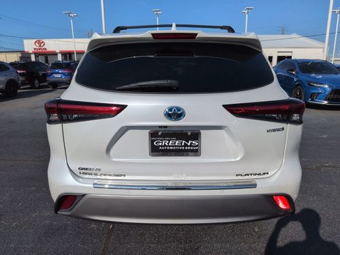 Used 2023 Toyota Highlander Platinum AWD/4WD image 4