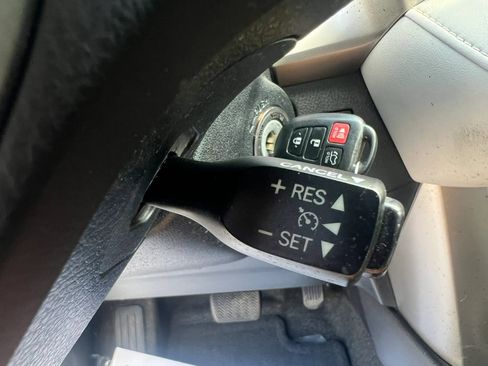 Used 2015 Toyota RAV4 XLE image 18