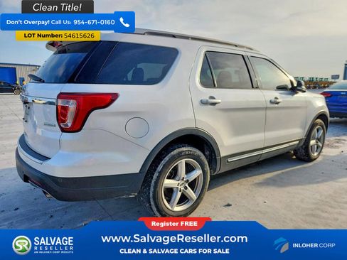Used 2018 Ford Explorer XLT w/ Equipment Group 202A FWD image 4