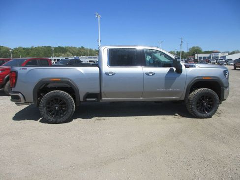 New 2026 GMC Sierra 2500 SLE w/ SLE Value Package; AWD/4WD image 3