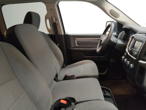 Used 2022 RAM 1500 Classic SLT RWD image 21