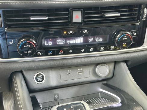 Used 2023 Nissan Rogue Platinum w/ Platinum Premium Package FWD image 54