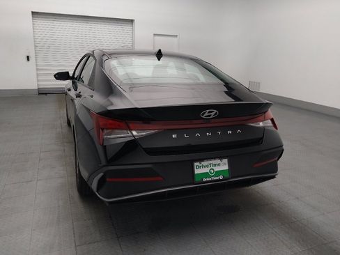 Used 2024 Hyundai Elantra SEL FWD image 6