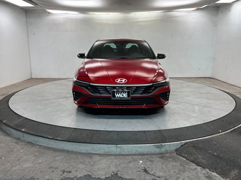 Used 2025 Hyundai Elantra Sport image 8