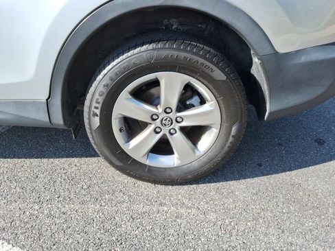Used 2015 Toyota RAV4 XLE w/ Preferred Accessory Package FWD image 11