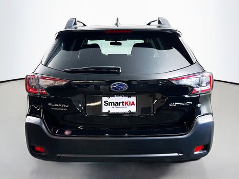 Used 2023 Subaru Outback Premium AWD/4WD image 6