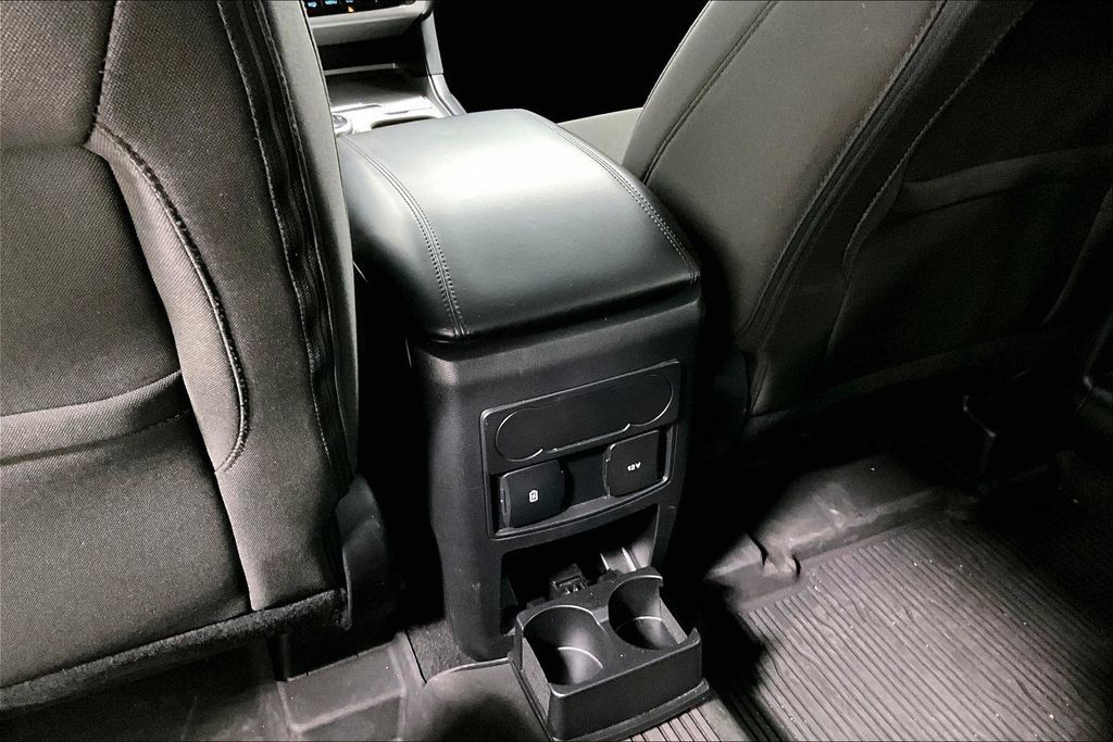 Used 2024 Ford Explorer XLT RWD image 28