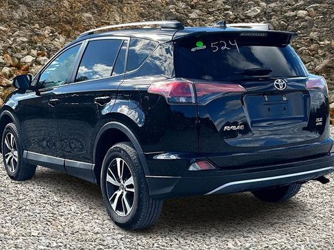 Used 2018 Toyota RAV4 XLE image 10