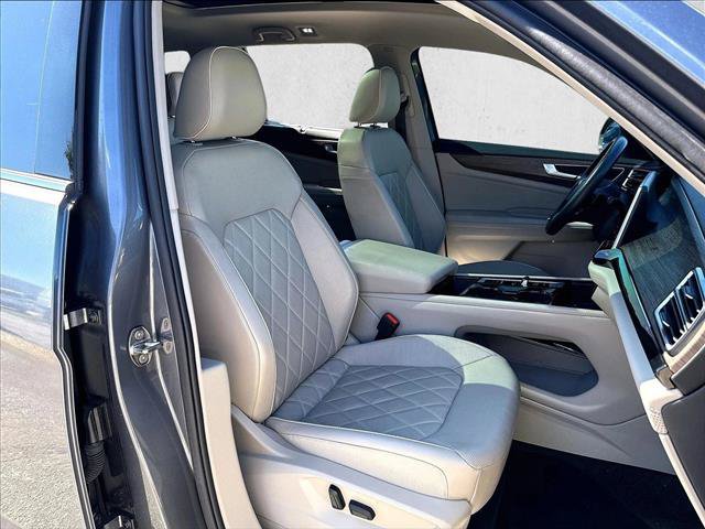 Used 2024 Volkswagen Atlas SEL Premium R-Line AWD/4WD image 9