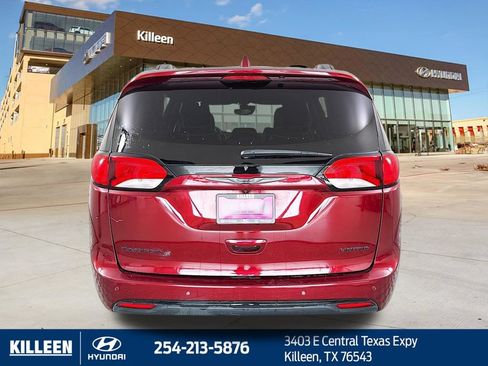 Used 2019 Chrysler Pacifica Limited w/ Advanced Safetytec Group FWD image 5