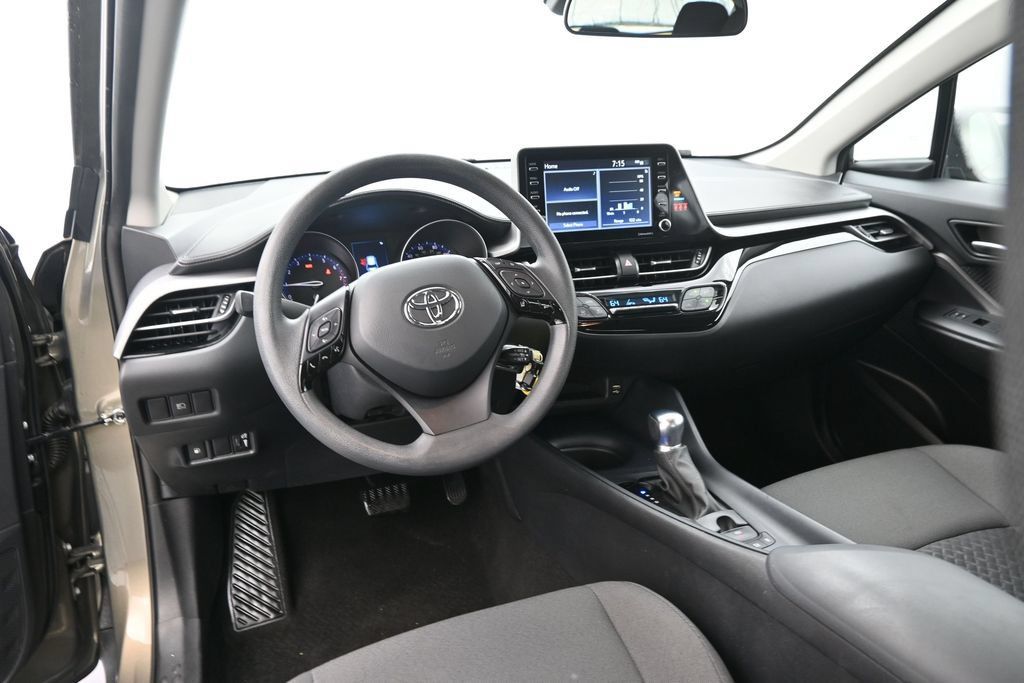 Used 2021 Toyota C-HR LE FWD image 18