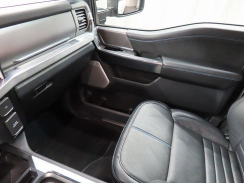 Used 2025 Ford F250 Platinum image 34