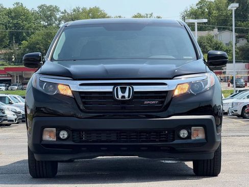 Used 2019 Honda Ridgeline Sport image 2