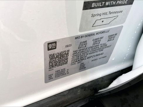 Used 2023 GMC Acadia SLE w/ Driver Convenience Package image 16