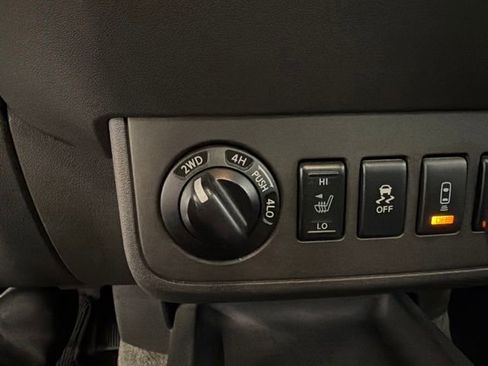 Used 2016 Nissan Frontier PRO-4X w/ Pro-4x Luxury Package AWD/4WD image 23